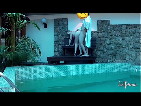❤️ Il capo invita la cameriera alla piscina, ma non poteva resistere a un caldo Pornoal it.teencumpot.ru ❌